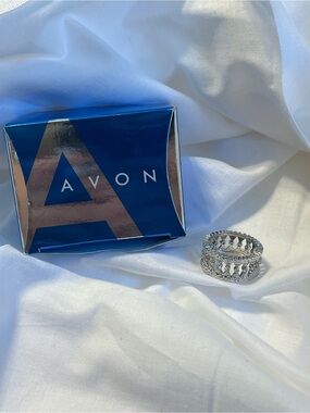 NIB Avon vintage cz band ring